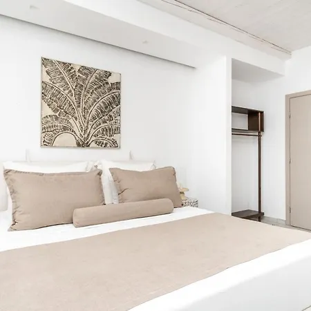 Cyano Hotel